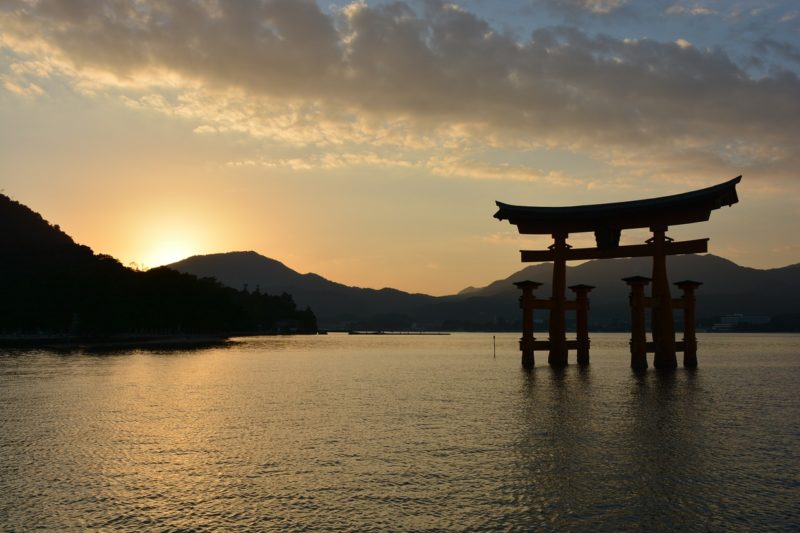 日本の神社と信仰